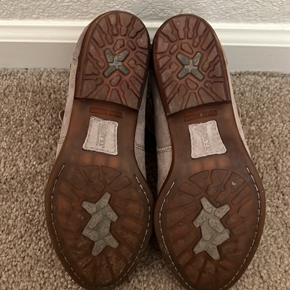 Born Suede Braided Ankle distressed taupe boots shoes sz 6M zip up - Picture 5 of 7